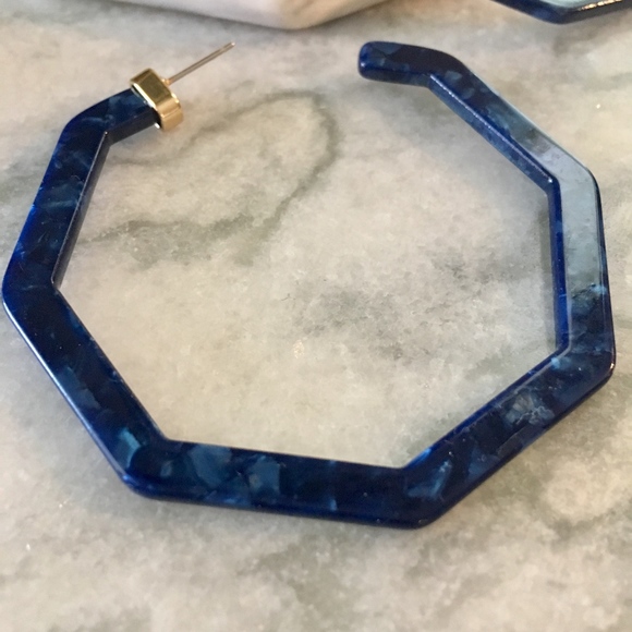 Blue Tortoise Shell Acrylic Geometric Hoop Earring - Picture 5 of 6